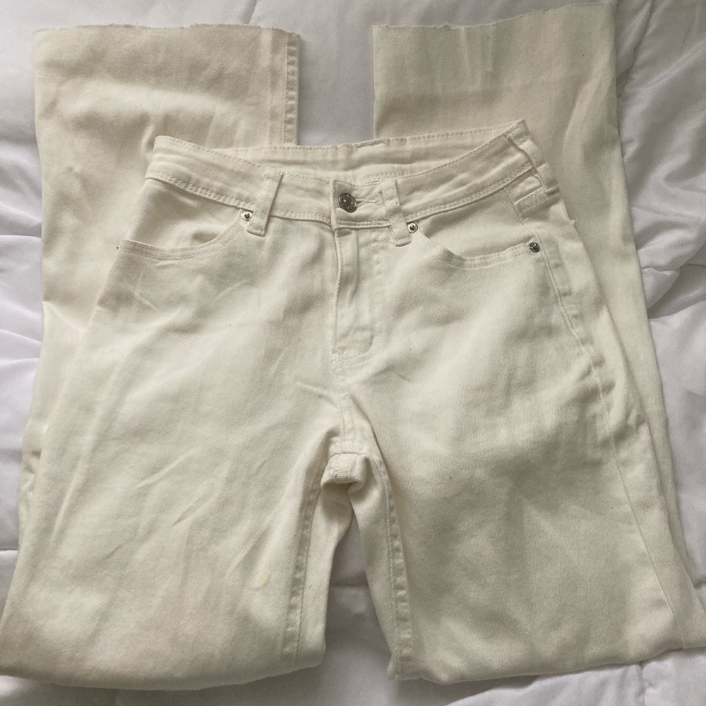 HIGH WAISTED IVORY JEANS